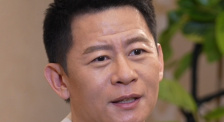 小伸进男男视频免费